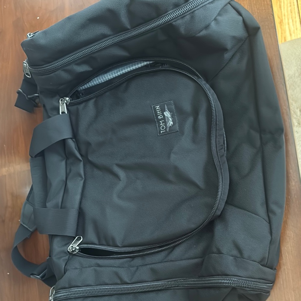 Tom Bihn Aeronaut 45 duffle bag. Like new used once black
